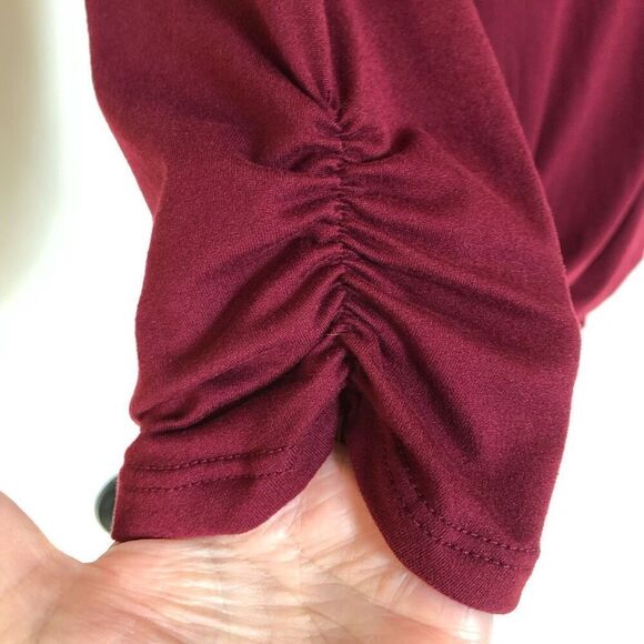 NO BOUNDARIES - NWT - L Sz XL Cage Neck/Lace Medallion Back Top/Red Pomegranate - Picture 11 of 16